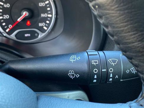 Used 2022 Jeep Renegade Latitude w/ Convenience Group image 21