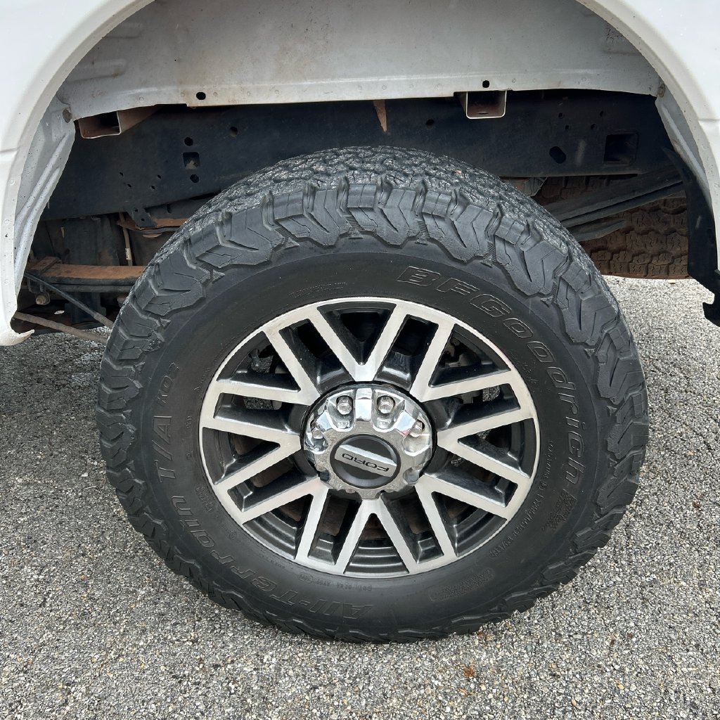 Used 2019 Ford F250 Lariat w/ Lariat Value Package AWD/4WD image 16