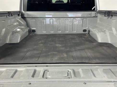 Used 2021 Jeep Gladiator Willys image 13