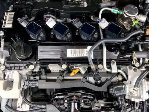 Used 2026 Toyota Corolla Cross L image 32