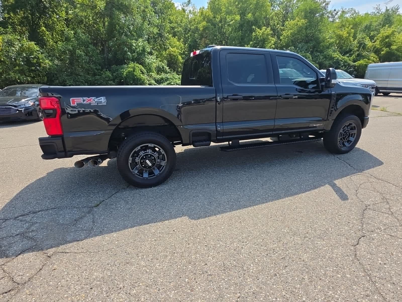 Used 2024 Ford F250 Lariat w/ Lariat Ultimate Package AWD/4WD image 7