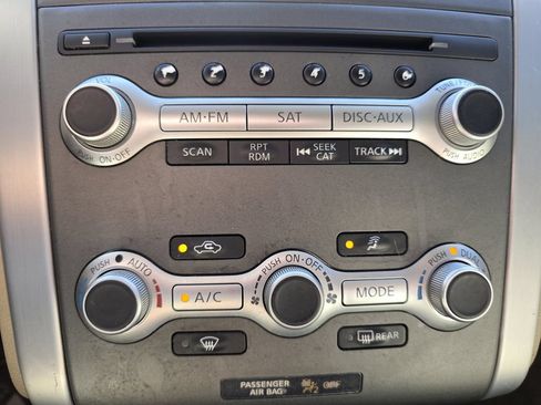 Used 2013 Nissan Murano LE w/ Platinum Pkg AWD/4WD image 25