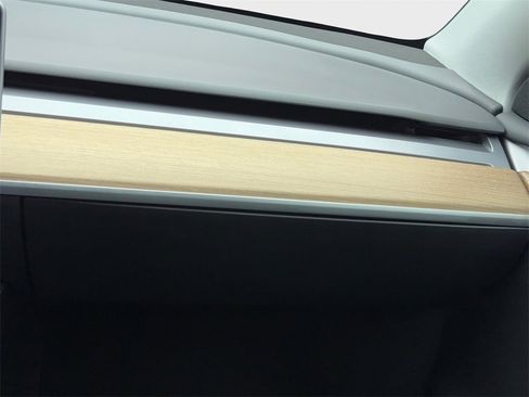 Used 2023 Tesla Model Y 2WD image 20