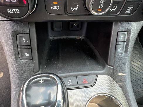 Used 2018 GMC Acadia SLT FWD image 18