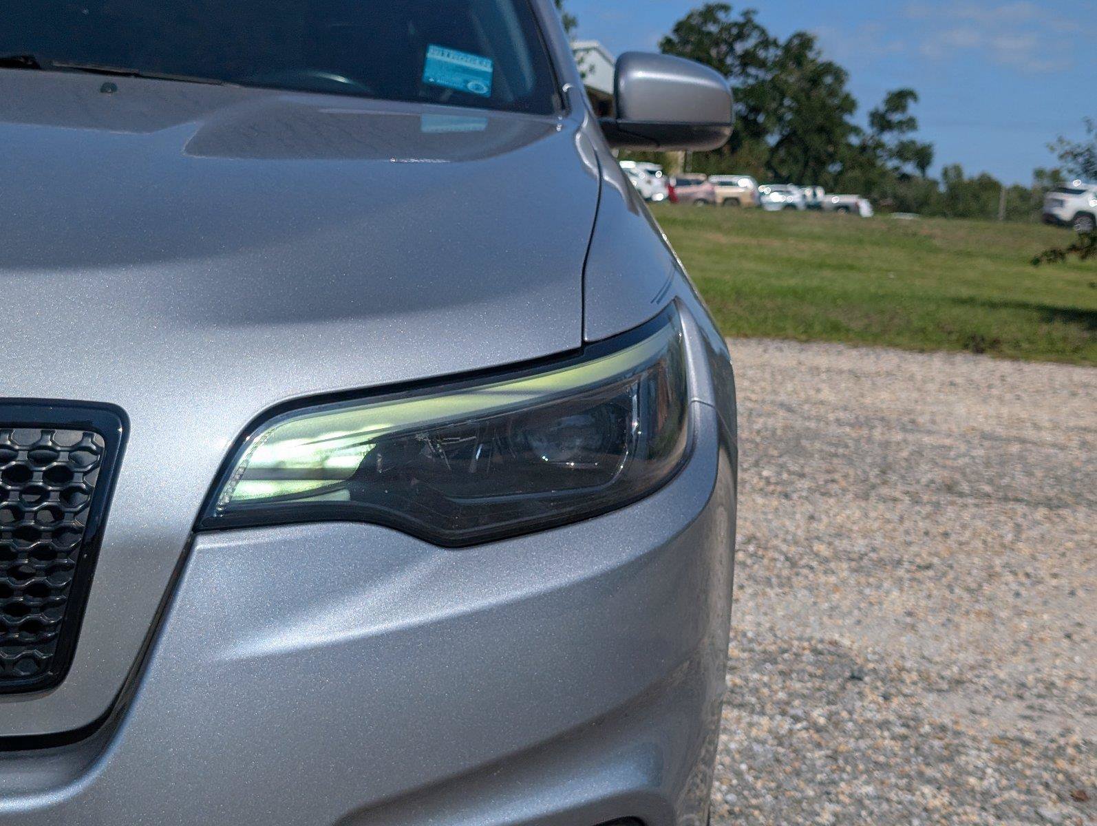 Used 2021 Jeep Cherokee Latitude Plus FWD image 12