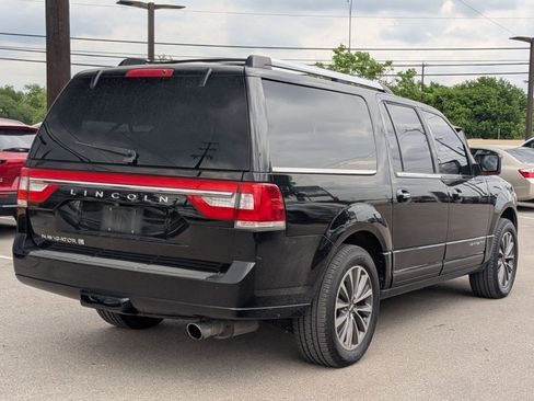 Used 2017 Lincoln Navigator L Select image 3