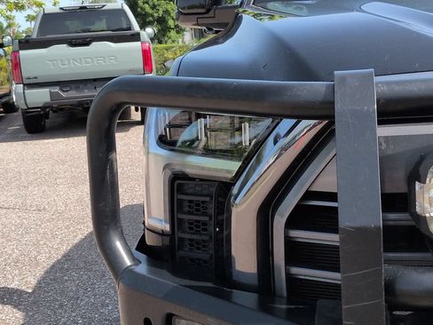 Used 2024 Toyota Tundra Platinum w/ TRD Off-Road Package AWD/4WD image 10