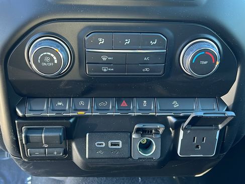 New 2026 Chevrolet Silverado 1500 Custom Trail Boss w/ LPO, Dark Essentials Package image 22