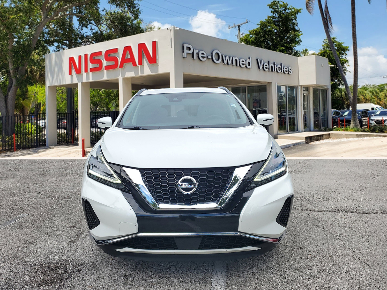 Used 2020 Nissan Murano SV FWD image 2