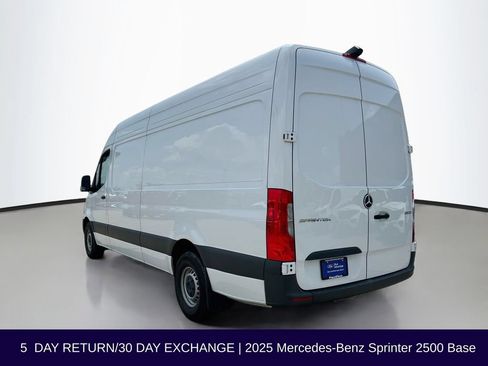 Used 2025 Mercedes-Benz Sprinter 2500 image 5