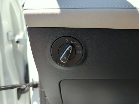New 2026 Volkswagen Taos SE FWD image 35