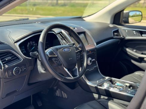 Used 2019 Ford Edge Titanium w/ Equipment Group 301A AWD/4WD image 24
