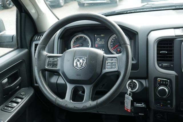 Used 2017 RAM 1500 Express AWD/4WD image 15