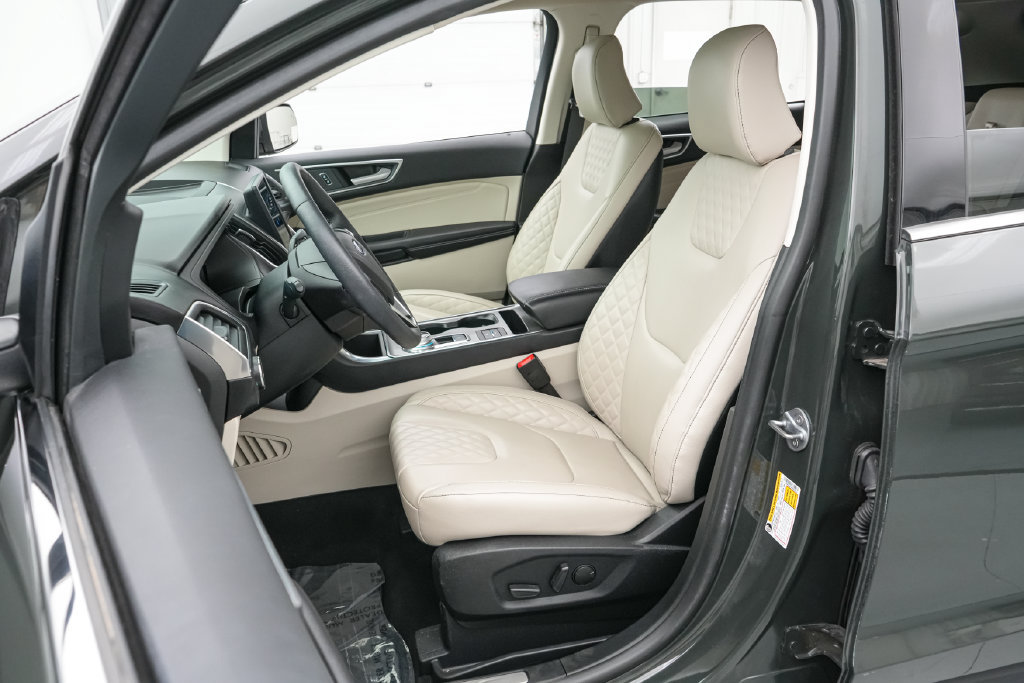Certified 2024 Ford Edge Titanium AWD/4WD image 11