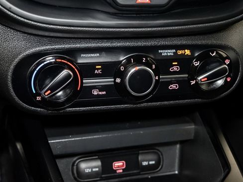 Used 2020 Kia Soul LX FWD image 17