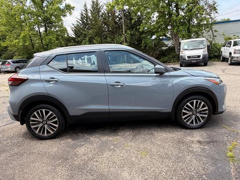 Used 2021 Nissan Kicks SV FWD image 10