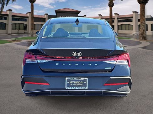 Certified 2025 Hyundai Elantra Hybrid FWD image 7