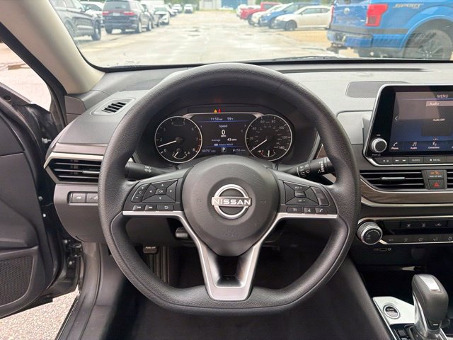 Used 2024 Nissan Altima 2.5 SV FWD image 23