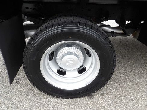 Used 2024 RAM 5500 Tradesman w/ Chrome Appearance Group AWD/4WD image 60