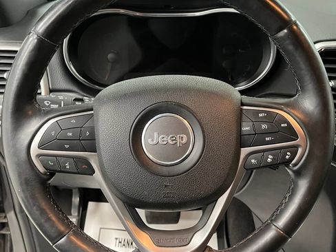 Used 2018 Jeep Grand Cherokee Limited AWD/4WD image 26