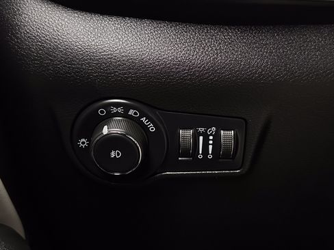 Used 2025 Jeep Compass Limited AWD/4WD image 22
