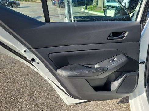 Used 2025 Nissan Altima 2.5 SV FWD image 24