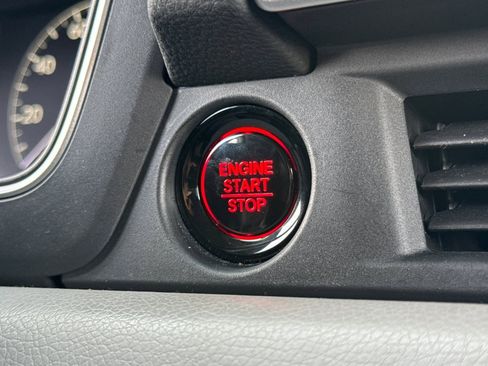 Certified 2024 Honda Pilot Touring image 36