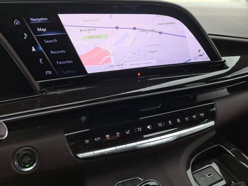 Used 2024 Cadillac Escalade Sport Platinum w/ LPO, ONYX Package AWD/4WD image 24