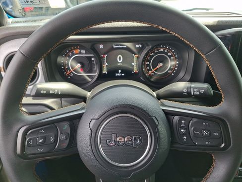 Used 2024 Jeep Wrangler Unlimited Sport AWD/4WD image 18