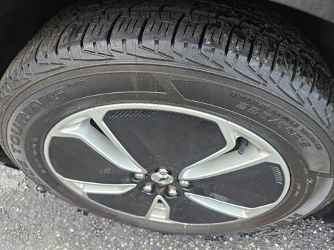 Certified 2021 Ford Mustang Mach-E Select w/ Comfort/Appearance Package image 9