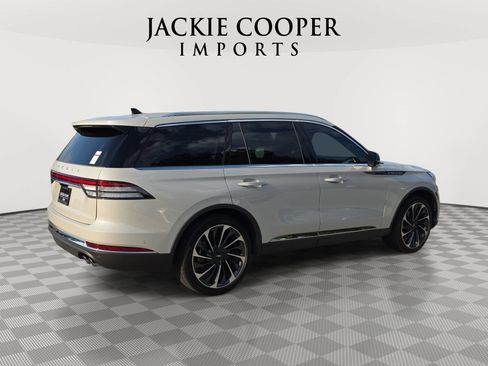 Used 2023 Lincoln Aviator Reserve w/ Equipment Group 201A AWD/4WD image 5