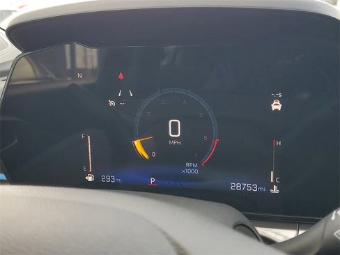 Used 2025 Chevrolet Trax LT image 17