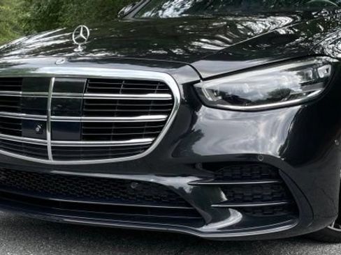 Used 2021 Mercedes-Benz S 580 4MATIC Sedan w/ AMG Line image 3