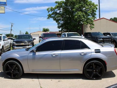Used 2017 Chrysler 300 Limited w/ 300 Premium Group AWD/4WD image 6