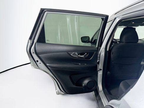 Used 2018 Nissan Rogue SV FWD image 25