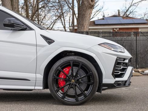 Used 2022 Lamborghini Urus image 19