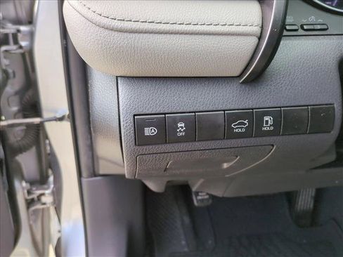 Used 2019 Toyota Camry LE image 13