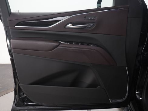 Used 2022 Cadillac Escalade Sport Platinum w/ Heavy-Duty Trailer Package AWD/4WD image 24