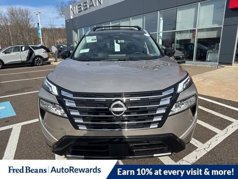 New 2026 Nissan Rogue Platinum image 3