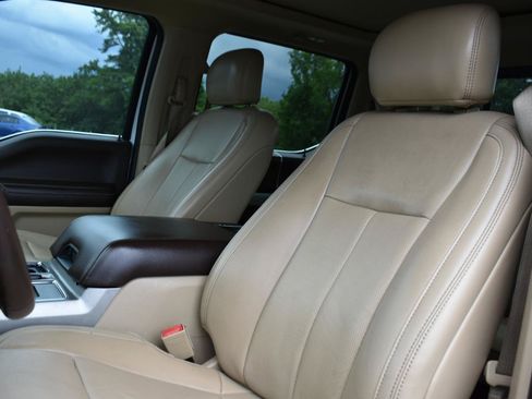 Used 2018 Ford F150 Lariat w/ Equipment Group 502A Luxury AWD/4WD image 24