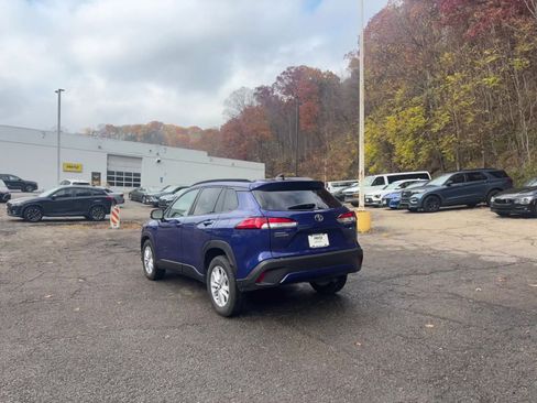 Used 2025 Toyota Corolla Cross LE image 15