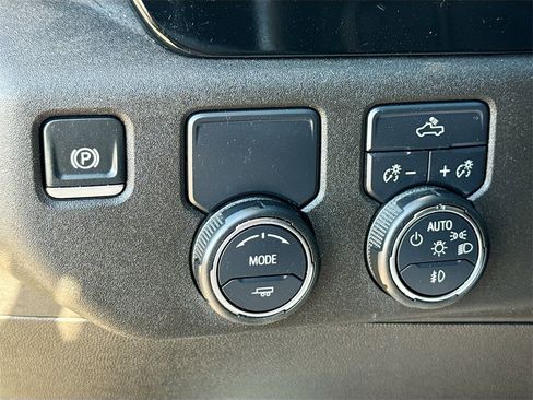 Used 2024 Chevrolet Silverado 1500 RST image 10