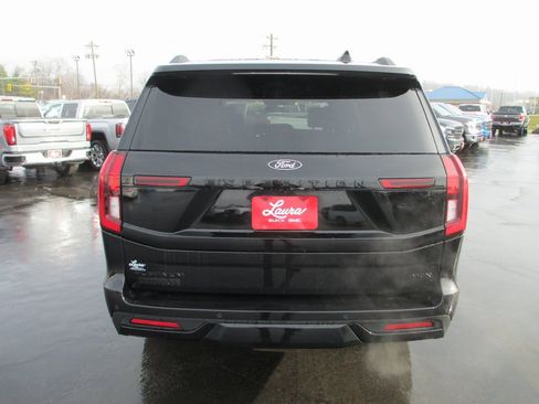 Used 2025 Ford Expedition Max Platinum w/ Stealth Appearance Package image 7