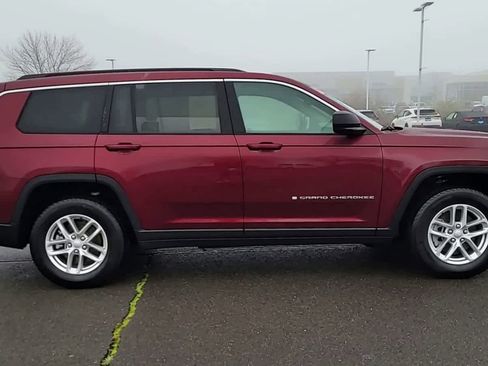 Used 2024 Jeep Grand Cherokee L Laredo w/ Luxury Tech Group I image 9