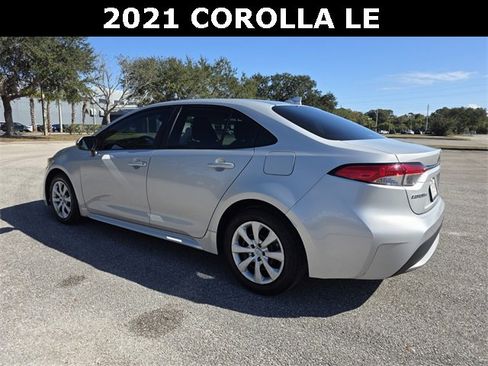 Used 2021 Toyota Corolla LE image 5