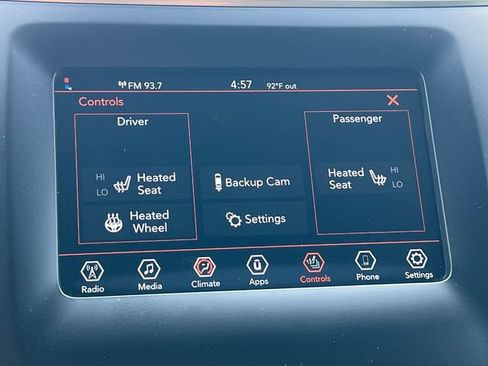 Used 2019 Jeep Cherokee Latitude Plus w/ Cold Weather Group AWD/4WD image 22