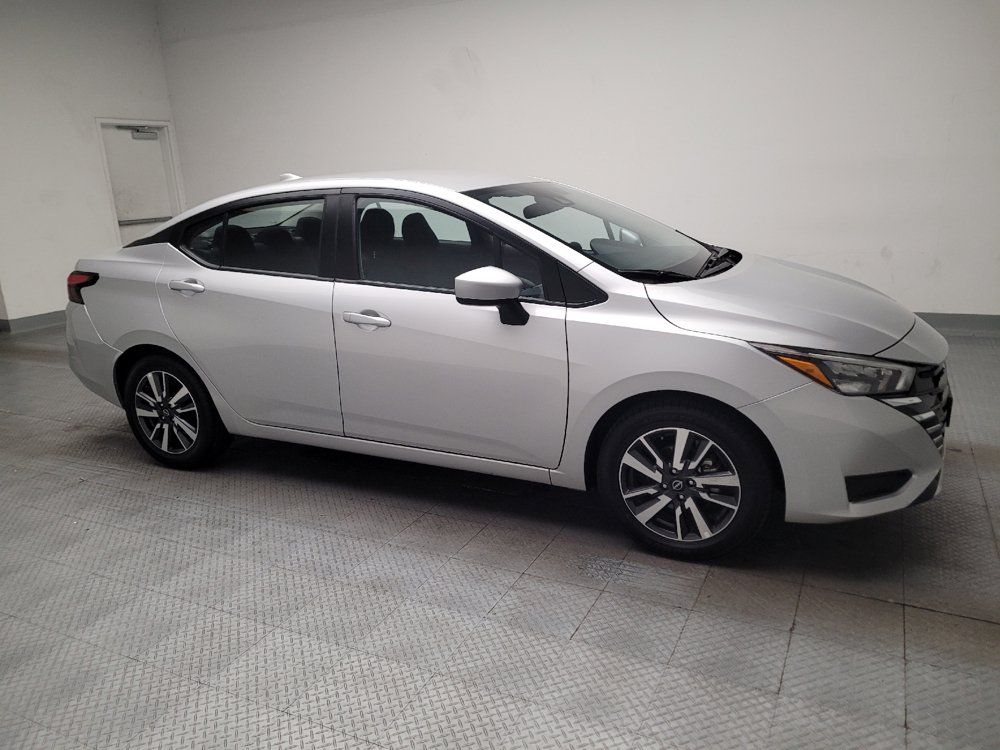 Used 2025 Nissan Versa SV FWD image 11