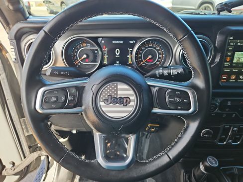 Used 2022 Jeep Wrangler Unlimited Sahara w/ LED Lighting Group AWD/4WD image 14