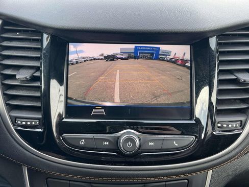 Used 2020 Chevrolet Trax LT w/ LT Convenience Package FWD image 27