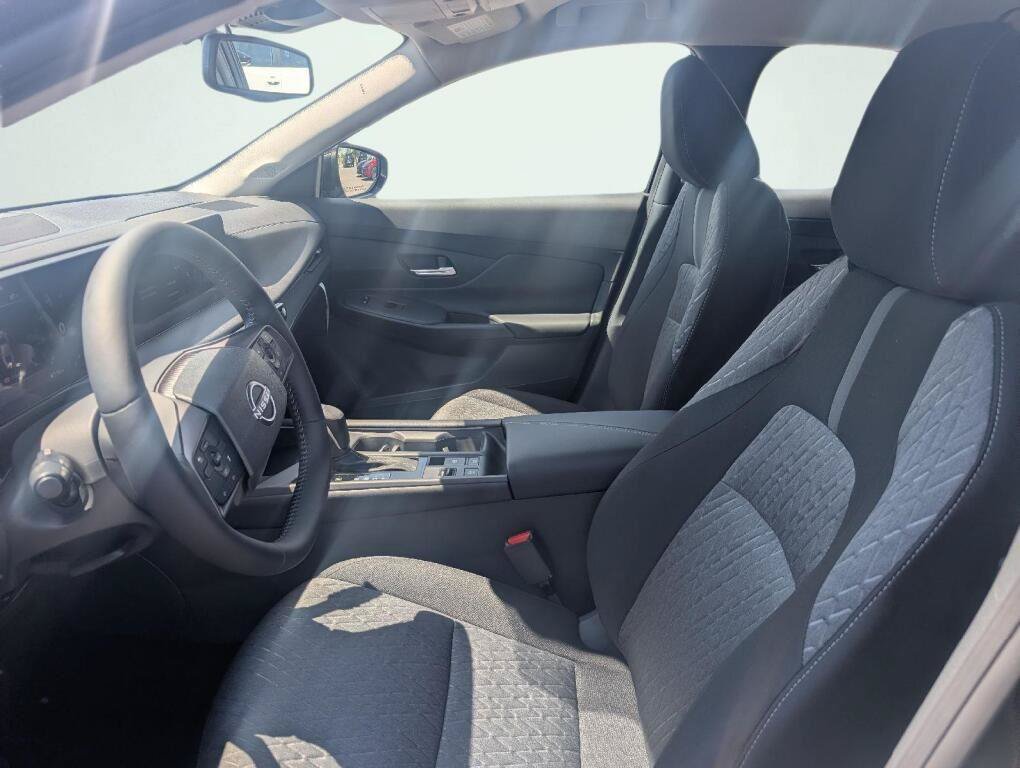 New 2026 Nissan Sentra SV w/ SV Convenience Package FWD image 9